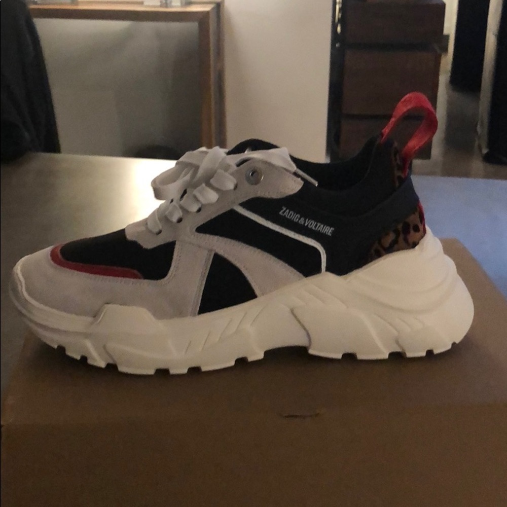 Sneakers - Picture 4 of 7